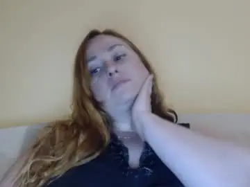 Chaturbate Live Sex Cam of zara_red