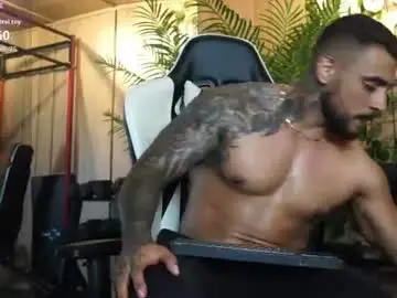 Chaturbate Free Porn Cam of eric_harrison1