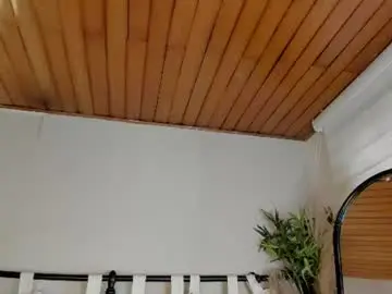 Chaturbate Live Sex Cam of layra_rous