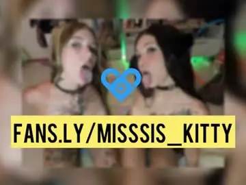 Chaturbate Nude Webcam of masterr_and_kittyy