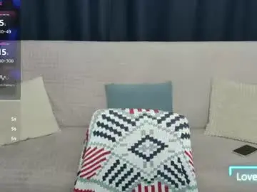 Chaturbate Live Sex Cam of kiramartins_cat