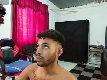 Chaturbate Free Porn Cam of colinlatinbrown