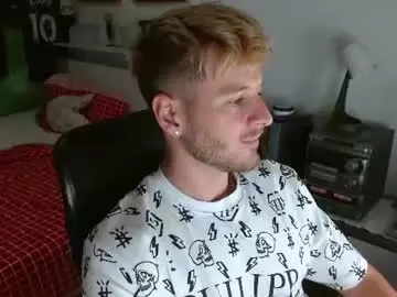 Chaturbate Live Sex Cam of freddy_star