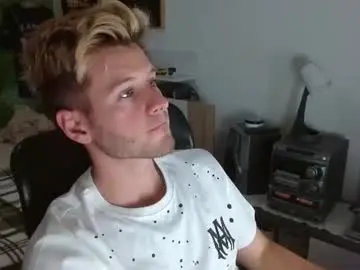 Chaturbate Free Live Porn of freddy_star