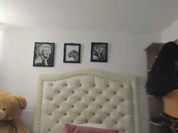 Chaturbate Live Sex Cam of istina_uwu