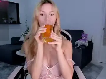 Chaturbate Free Porn Cam of living_doll