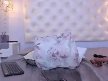 Chaturbate Live Sex Cam of ninaavelvett