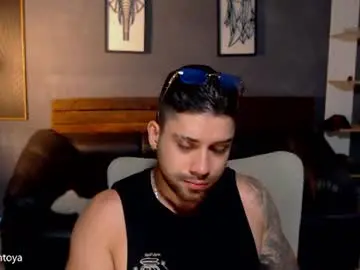 Chaturbate Live Sex Cam of mike_montoya