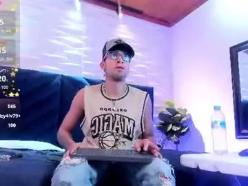 Chaturbate Live Porn of drakeneumann