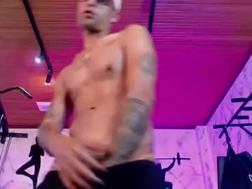 Chaturbate Nude Webcam of drakeneumann