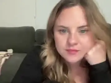 Chaturbate Live Porn of tigoldbitties11