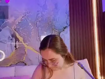 Chaturbate Live Sex Cam of alice_cute77