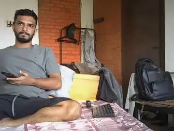 Chaturbate Live Sex Cam of spicybuoy