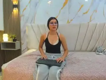 Chaturbate Live Sex Cam of sweetbutspicy_
