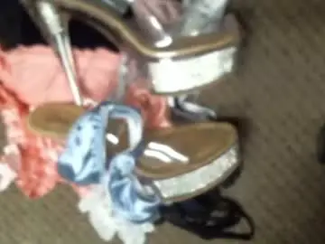 Chaturbate Live Sex Cam of dressedinsatincd