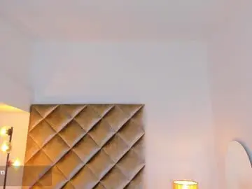 Chaturbate Live Sex of malaia_hills