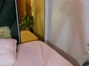 Chaturbate Live Sex of babyemily18_