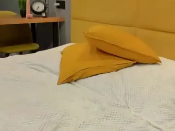 Chaturbate Live Sex Cam of miymiy1