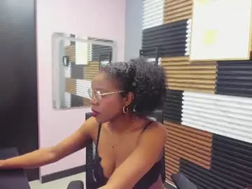 Chaturbate Live Sex Cam of sarahi_pusey
