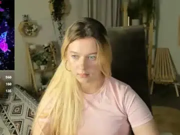 Chaturbate Live Sex Cam of celestinemauriac