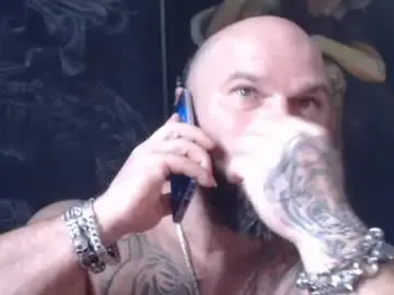 Chaturbate Live Sex Cam of viking_me