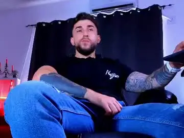 Chaturbate Free Porn Cam of mightyaaron