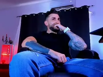 Chaturbate Live Sex Cam of mightyaaron