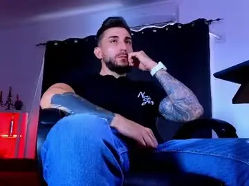 Chaturbate Live Sex Cam of mightyaaron