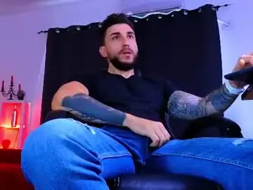 Chaturbate Live Sex Cam of mightyaaron