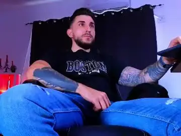 Chaturbate Live Sex Cam of mightyaaron