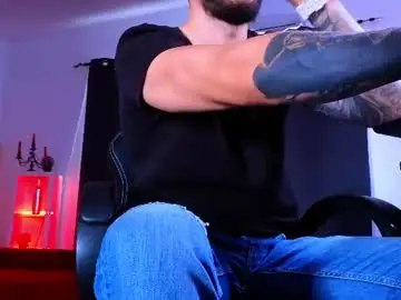Chaturbate Free Live Porn of mightyaaron