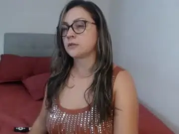 Chaturbate Live Sex Cam of sophie_lopez1