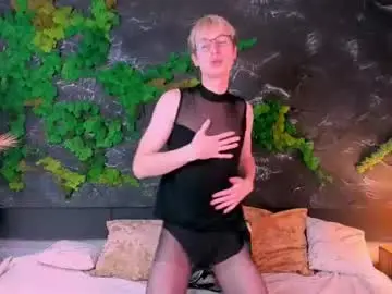Chaturbate Live Sex Cam of adrianluks