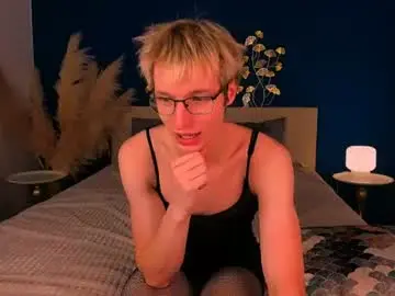 Chaturbate Live Sex Cam of adrianluks