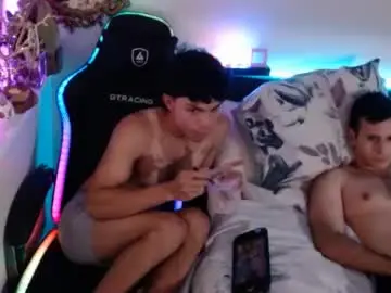 Chaturbate Live Sex Cam of kevinymike