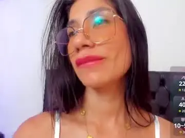 Chaturbate Live Sex Cam of giana_gill