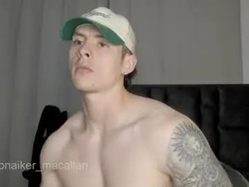 Chaturbate Free Porn Cam of jhonny_macallan