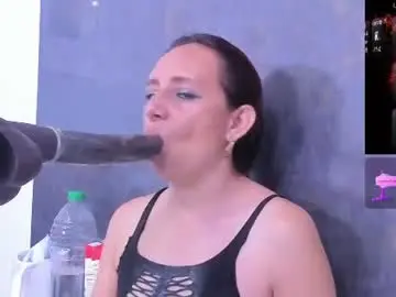 Chaturbate Live Porn of issys_milf
