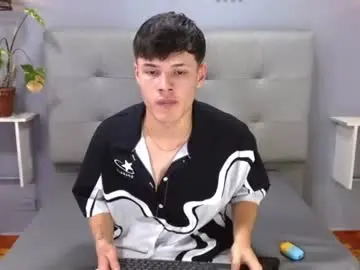 Chaturbate Nude Webcam of kevin_tupe