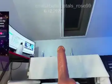Chaturbate Live Porn of petals_rose99