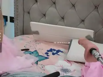 Chaturbate Live Sex Cam of berrybliiss