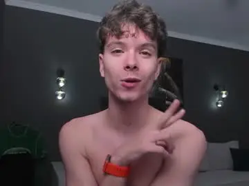 Chaturbate Live Sex Cam of calvin_loves_you