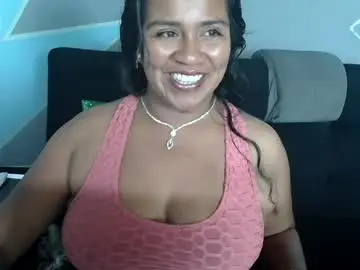 Chaturbate Live Sex Cam of saggil_0385