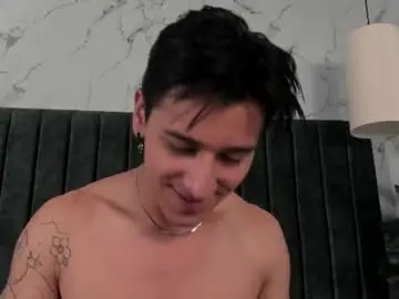 Chaturbate Live Sex Cam of andyjoy_