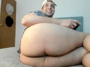 Chaturbate Sex Cam of latin_boy_surprise