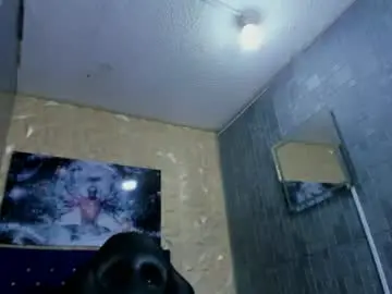 Chaturbate Live Sex Cam of tyleer_scot
