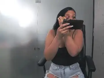 Chaturbate Live Sex Cam of yaraxcox