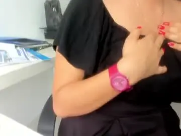 Chaturbate Watch Live Sex Cams of emillybrowm