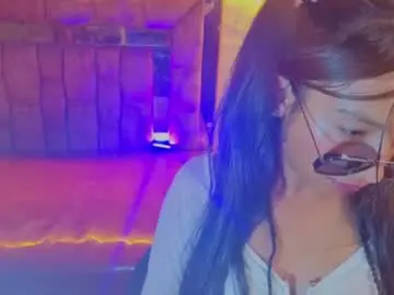 Chaturbate Live Sex Cam of adarasuri_v
