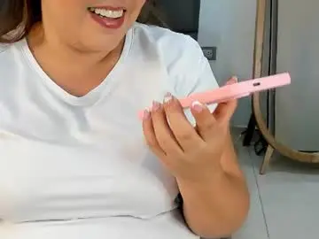 Chaturbate Live Sex Cam of alessia12_